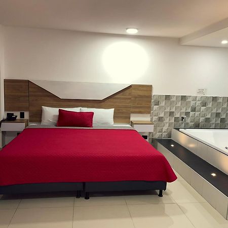 Hotel Ofix Medellin Exterior photo