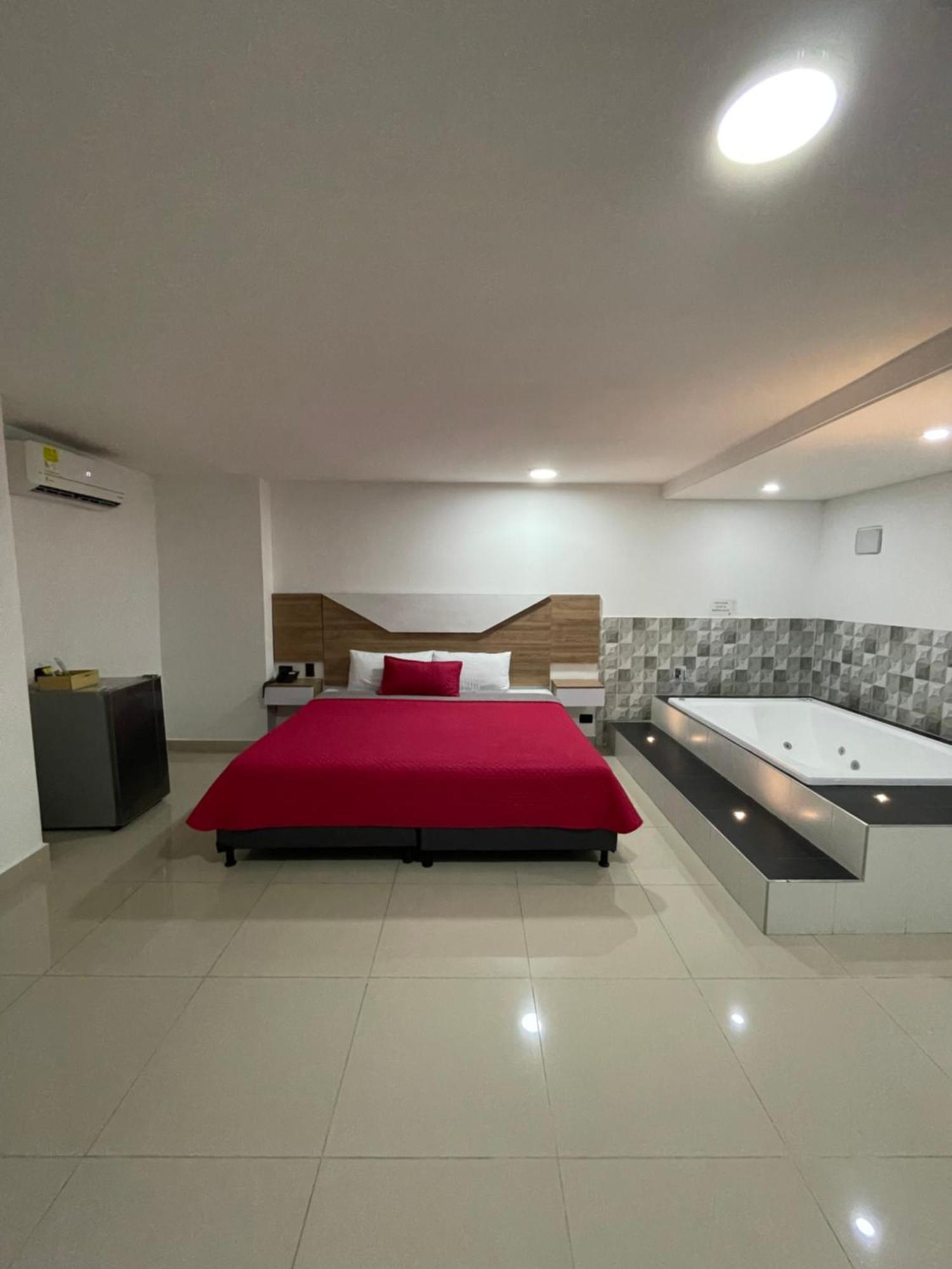 Hotel Ofix Medellin Exterior photo